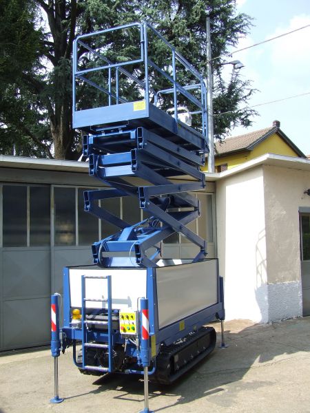 Piattaforma elevatrice aerea cingolata 106